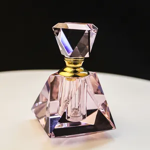 सम्मान क्रिस्टल 3Ml लक्जरी पिरामिड आकार गुलाबी क्रिस्टल इत्र की बोतलें शादी एहसान वेलेंटाइन उपहार K9 थोक क्रिस्टल छोटे कांच की बोतल