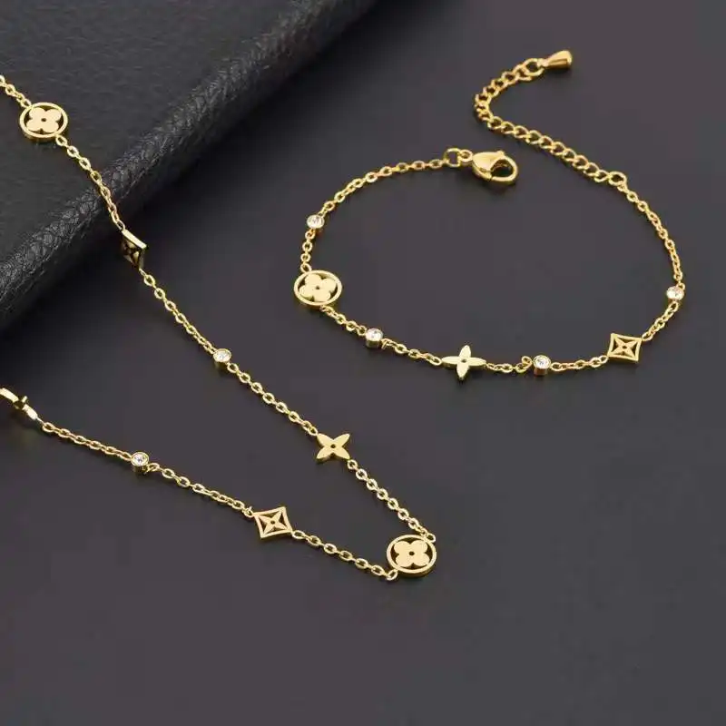 Set kalung gelang semanggi empat daun baja tahan karat untuk wanita hadiah kalung mode grosir