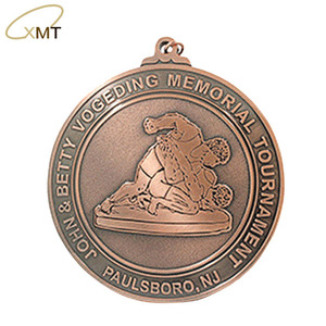 Distintivo o medaglia in lega di zinco in metallo personalizzato per commemorare qualcosa che qualcuno considera ricordo - Product Image 2