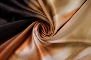 เดรสยาวแฟชั่นฤดูร้อนสำหรับผู้หญิง สไตล์เรโทร คอวี สายผูกคอ ลายพิมพ์ เอวสูง แขนกุด - Product Image 6