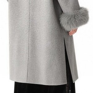 <span class=keywords><strong>Manteau</strong></span> en laine pour femme - <span class=keywords><strong>Manteau</strong></span> long d'hiver gris avec col et poignets en fourrure luxueux, veste de bureau ajustée pour le quotidien - Logo personnalisé - Product Image 6