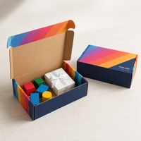 Boîte cadeau pour enfants à rayures arc-en-ciel marine, impression personnalisée, boîte rigide à rabat, robuste, recyclable, vente en gros, directement de l'usine, emballage plat