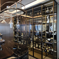 Meuble à vin moderne de luxe, conception personnalisée, vitrine en bois et verre pour salon et salle à manger