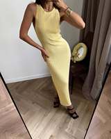 Robe pull sans manches tendance en maille côtelée classique pour femme, longueur genou, taille naturelle, respirante