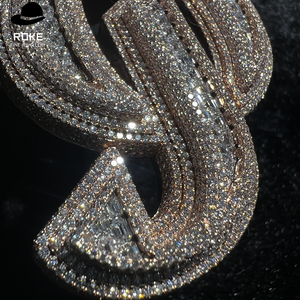 Collar con Colgante de Letra OJ de Oro de 9-18K con Diamantes Completos de Lujo, Esmeralda Cultivada en Laboratorio con Corte Esmeralda y Corte Redondo, Estilo Hip-Hop, Unisex, para Bodas y Fiestas - Product Image 2