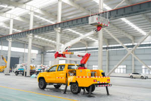 Nouvelle camionnette diesel <span class=keywords><strong>de</strong></span> 13.5m plate-forme <span class=keywords><strong>de</strong></span> travail aérien manuel entretien <span class=keywords><strong>de</strong></span> réverbère opération à haute altitude camion à godet <span class=keywords><strong>de</strong></span> levage - Product Image 2