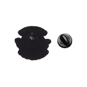 Atacado: Broches de Metal Criativos com Desenhos Animados de Frascos de Remédios para Enfermeiros e Médicos - Product Image 6