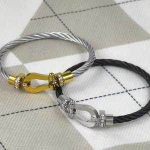 패션 뱅글 인기 프레드 말발굽 자석 버클 스테인리스 스틸 와이어 팔찌 유광 레터링 U자형 - Product Image 4