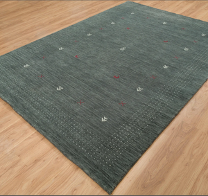 พรมกาบเบห์สีธรรมชาติที่มีการเน้นชนเผ่าและพื้นผิวทอมือที่สมบูรณ์แบบสำหรับการตั้งค่าพื้นแบบคลาสสิก - Product Image 3