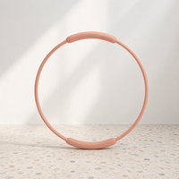 Anneau de Pilates personnalisé avec logo pour femmes, exercices de fessiers, cercle magique de fitness pour tonifier les cuisses, les jambes et les bras, entraînement à domicile.