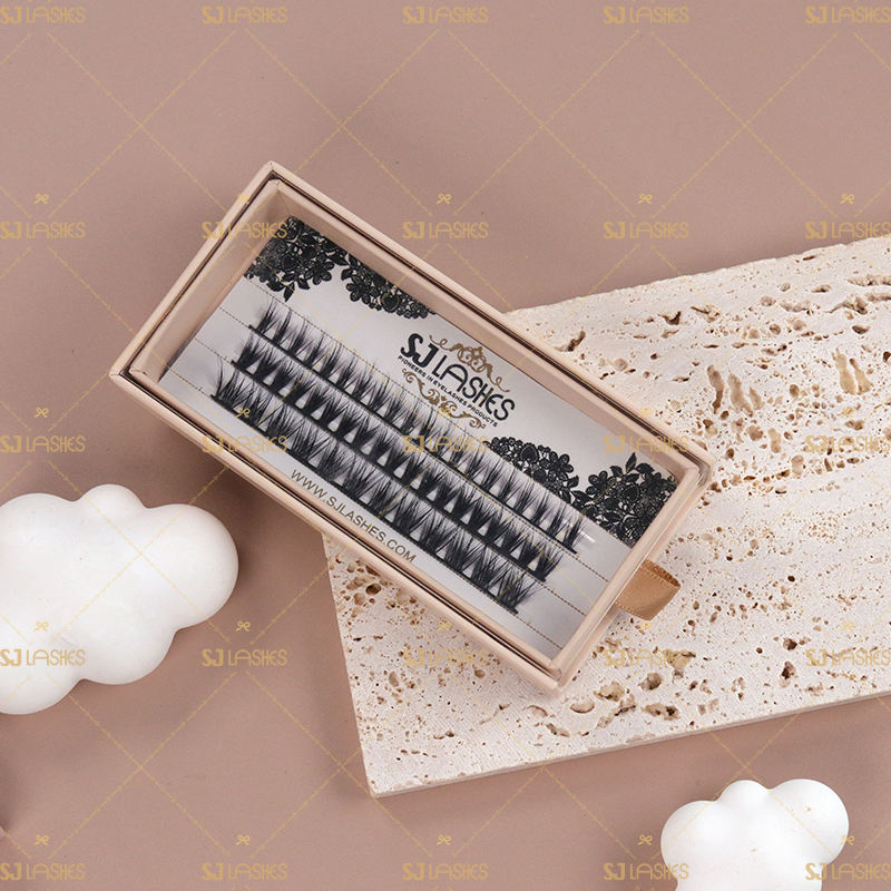 Sliding packaging box