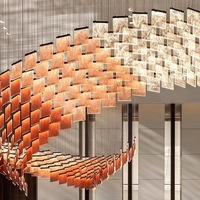 Modèle de maison personnalisée, Lustre en cristal ondulé sur mesure, Lustre de hall d'hôtel avec escalier rotatif creux