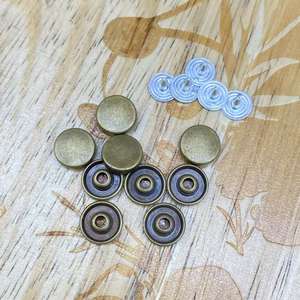 Rivets décoratifs de mode pour ceintures sacs <span class=keywords><strong>bottes</strong></span> et vêtements 6mm7mm8mm motif de Logo bouton de goujon personnalisé Rivet en métal en alliage de Zinc - Product Image 4