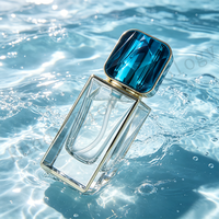 Flacon carré Deep Blue Diamond Cap, parfum boisé chaud et épuré, formule personnalisable, design de logo pour boisé exclusif