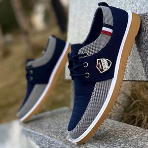 รองเท้าผ้าใบลายใหม่แบบกำหนดเอง สีดำเทา สวมใส่สบายสำหรับผู้ชาย - Product Image 5