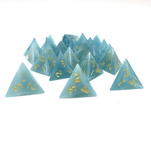 Vente en gros de dés en plastique Nian Diceworks <span class=keywords><strong>RPG</strong></span> D4 de <span class=keywords><strong>18</strong></span> mm, polyédriques, en acrylique, emballage en sac de velours, logo personnalisable - Product Image 1