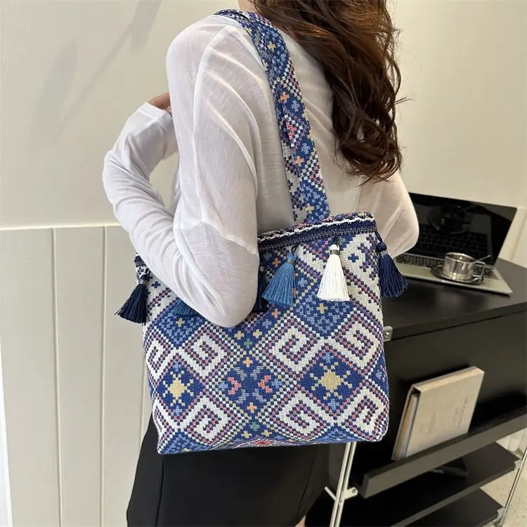 حقيبة نسائية ذات سعة كبيرة مصنوعة من قماش الكانفاس موضة جديدة ذات تصميم عرق اقتصادي لحمل الأم والطالب حقيبة كتف حقيبة يدوية