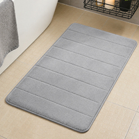Tapis de bain rayé antidérapant, résistant aux taches, absorbant, en polaire corail uni, tapis de salle de bain, paillasson d'entrée, tapis de sol doux pour cuisine