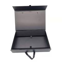 Kotak kemasan kosmetik mewah kustom kertas seni sekali pakai kertas Kraft karton magnetik hitam ketebalan 3mm Matte Finish Foil