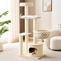 Arbre à chat pliable en bois massif de luxe avec accents en cristal et placage or, intérieurs opulents haut de gamme pour les propriétaires de chats exigeants
