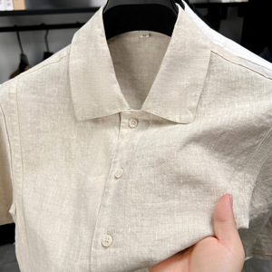Camicia da uomo casual a maniche corte in 100% lino con perline, tinta unita, risvolto, trattamento anti-piega, alta solidità del colore, nuova collezione estiva 2026 - Product Image 4
