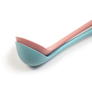 <span class=keywords><strong>Répertoire</strong></span> des fabricants ustensiles <span class=keywords><strong>de</strong></span> <span class=keywords><strong>cuisine</strong></span> en Silicone chinois louche à soupe en Silicone cuillère à soupe solide - Product Image 3