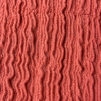 Tissu tricoté warp crêpé 98% polyester 2% élasthanne, tissu tricoté crêpé à grille ondulée pour robes, chemisiers et vêtements de mode féminins