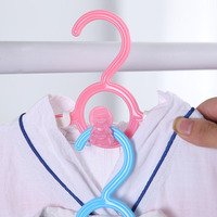 K477 Kinder-Kunststoff-Kleiderbügel Kleiderständer Bunte Rutschfeste Baby- und Kinderbügel Wäsche Kleine Kunststoff-Kleiderbügel