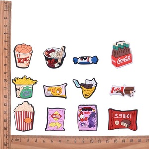 รองเท้าสนีกเกอร์ลายการ์ตูนน่ารัก ตกแต่งด้วยดอกไม้ PVC  อะไหล่ตกแต่งรองเท้า DIY  ขายส่ง คอลเลคชั่นใหญ่ 842 แบบ ยูนิเซ็กส์ - Product Image 2