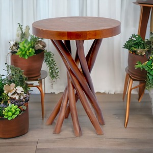 Table en bois au design moderne avec 7 pieds Table d'appoint unique pour la maison, l'hôtel, le restaurant ou la table basse du jardin - Product Image 3
