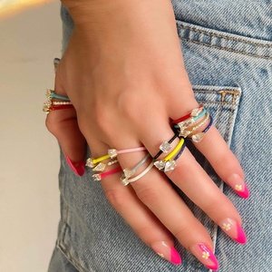 Nhẫn Milskye Đá Cubic Zirconia Hình Tam Giác Trang Sức Mạ Vàng Tráng Men Thiết Kế Mới Nhất - Product Image 2