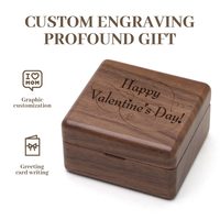 Caja de música con logotipo de texto y patrón de grabado de madera láser personalizable al por mayor