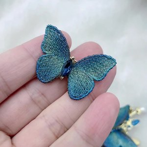 Broche de mariposa de tela bordada de estilo chino, Pin azul púrpura de insecto, broche de mariposa de perla de agua dulce de alta imitación - Product Image 6