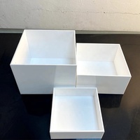 Ensemble Sur Mesure de 8 Présentoirs Blanches Carrés en Acrylique à 5 Faces pour Buffet, Dresseurs et Cubes Emboîtables pour Aliments