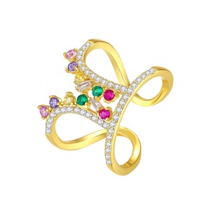 Bague géométrique en laiton plaqué or 18 carats avec zircone pavée pour femmes, style romantique avec ouverture pour pierre précieuse ronde - Product Image 1