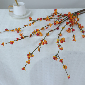 Vente en gros usine de branche artificielle de fruits rouges à 2 branches pour la décoration de mariages, de maisons et de fêtes - Product Image 1