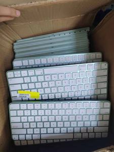 Teclado USB Tipo C de Tamaño Completo con Interruptores de Tijera Retroiluminados RGB Inalámbricos de 3.ª Generación, Usado y Original, A2450 para Laptop Macbook - Product Image 5