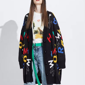 <span class=keywords><strong>Cardigan</strong></span> da Donna alla Moda di Lunghezza Media con Stampa Jacquard, Bottoni e Motivi Trendy - Product Image 1