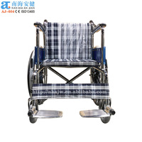 Fauteuil roulant à roue magnétique à essieu unique AJ-601PU, en acier chromé, cuir noir/bleu, 100 kg, pour personnes handicapées, avec logo imprimé, fabriqué en Égypte