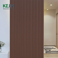 Revêtement mural en composite bois-plastique (WPC) à effet 3D ondulé, ignifuge et imperméable, design moderne, panneau de grille en PVC pour l'intérieur