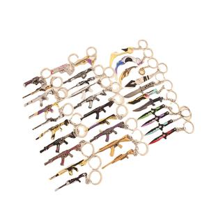 <span class=keywords><strong>Precio</strong></span> de suministro de fábrica Miniatura Aleación de zinc Metal 9cm <span class=keywords><strong>Valorant</strong></span> Llaveros Juego Productos Colgante - Product Image 1