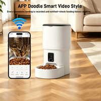 Distributeur automatique de nourriture pour chats et fontaine à nourriture pour animaux de compagnie avec bols de nourriture côte à côte, cadeau de Noël pour les amoureux des animaux
