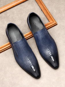 High-quality Luxurious Versatile Comfortable Pointed-<b>toe</b> One-piece Business Formal Leather Shoes for Men, Embossed Leather Shoes - Product Image 5