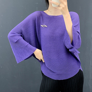 Blusa de Mujer con Cuello Redondo, Tejida y Plisada, de Color Sólido, Hombros Caídos, Manga Larga, Corte Regular, Informal, para Primavera y Otoño, con Apliques - Product Image 4