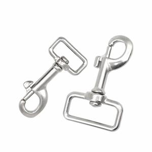 <span class=keywords><strong>Crochet</strong></span> en acier inoxydable carré pivotant oeil déclencheur boulon mousqueton pour chien laisse sacs sangle Camping porte-clés - Product Image 1