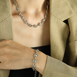 European American Minimalist Pig Nose <b>Bracelet</b> Titanium Steel Necklace <b>Set</b> Geometric Design Everyday Wear Unisex Jewelry - Product Image 2