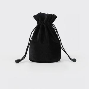 Sac à cordon rond en velours haut de gamme, écologique et durable, avec poignée en corde ultra douce, taille personnalisable pour bijoux et vin - Product Image 6