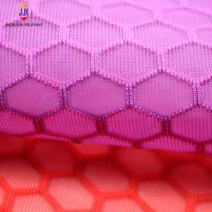 Tela de malla de aire para zapatos de almohada, tejido de poliéster transpirable <span class=keywords><strong>a</strong></span> cuadros, Jiangsu tricolor, zapatos de seguridad <span class=keywords><strong>2022</strong></span> poliéster, gran oferta, 100% - Product Image 6