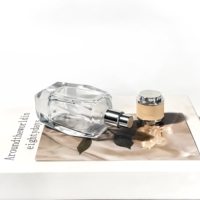 Atomiseur de parfum de luxe personnalisé 50 ml, flacon en verre avec pompe pulvérisatrice, forme rectangulaire unique
