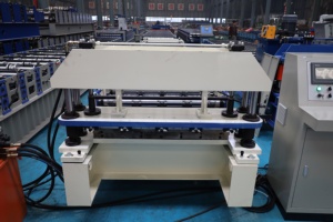 Machine de formage à froid de tôles métalliques <span class=keywords><strong>pour</strong></span> toitures, machine de production de tôles ondulées en fer galvanisé à froid - Product Image 5